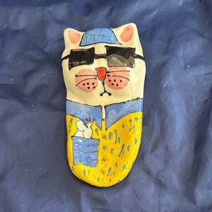 FeFi Faux Paw Whimsical Cool Cat Spoon Rest with Yellow and Blue Design